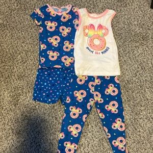 Minnie Mouse 5T girls pajama set